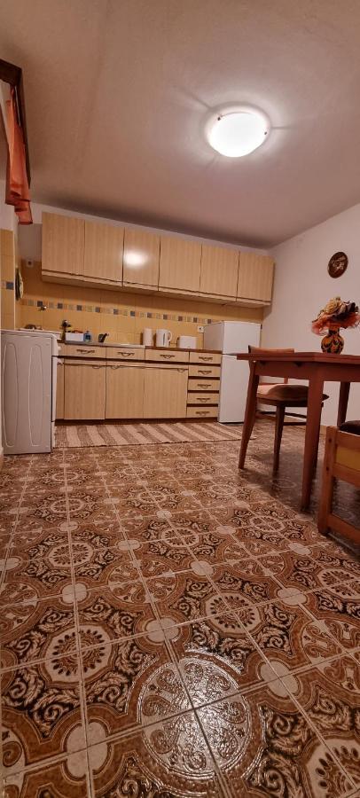 Sea La Vie Apartment Valun Luaran gambar